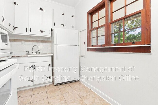 Building Photo - 418 E Cooper Ave