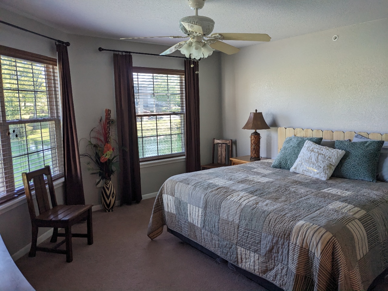 master bedroom king size bed - 180 W Rockford Dr