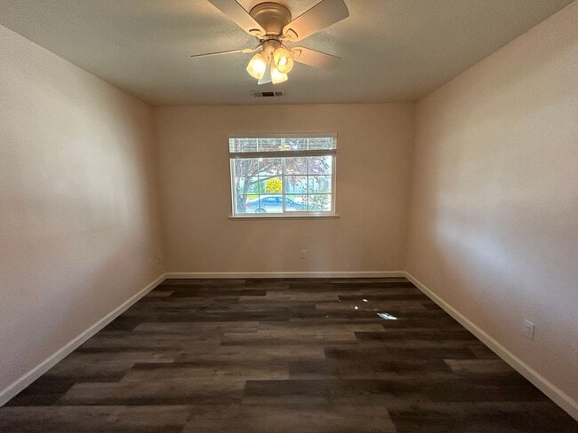 Building Photo - 3086 Beverly Ct