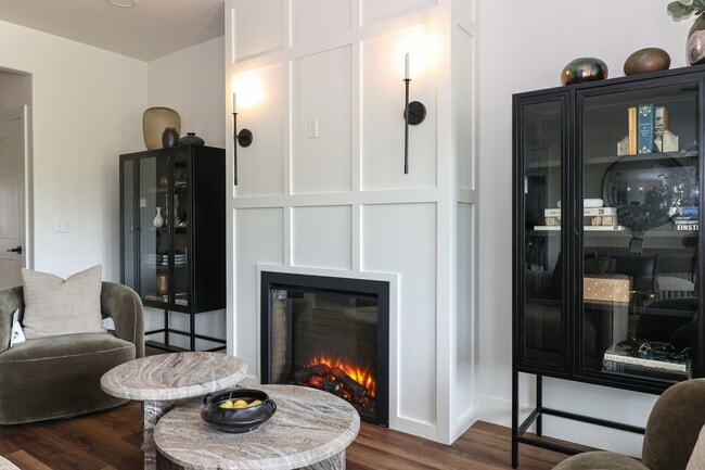 Building Photo - 1745 E Rex Rd