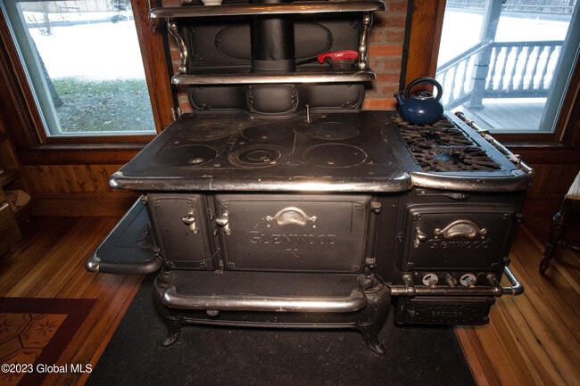 Building Photo - 48 Salem St