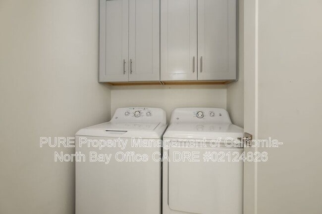 Building Photo - 2976 Bay Village Ave