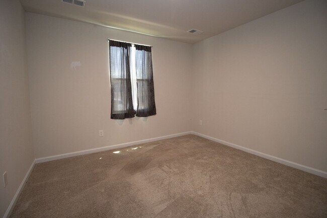 Building Photo - Gorgeous 3 Bedroom, 2 Bath ~ Minutes to Fort Jackson ~ Available Mid October!