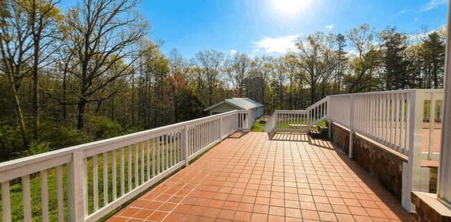 Building Photo - Spacious Rustic Home Near Amicalola Falls – Perfect for Large Families