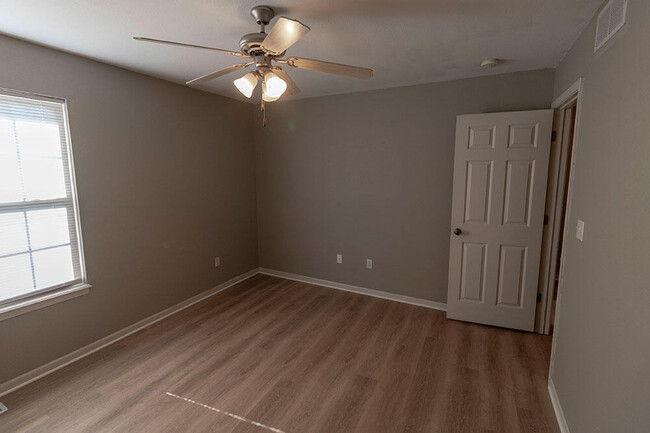 Building Photo - 4013 Snowy Owl Dr