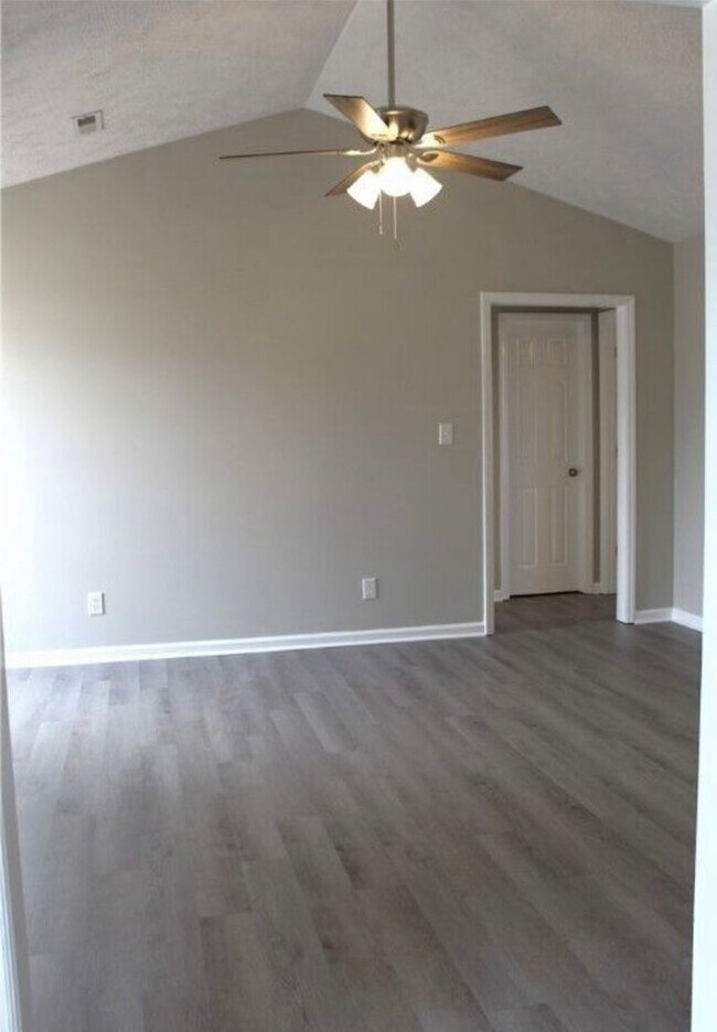 Building Photo - 3837 Meteor Dr