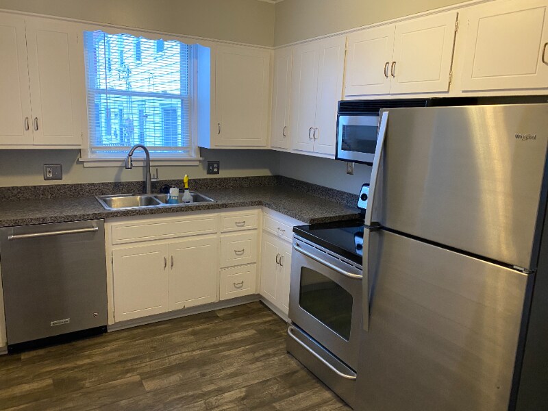 Building Photo - 4222 Broadway