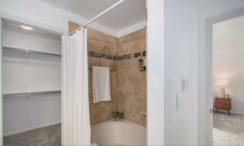 Building Photo - 5115 Corbett Dr