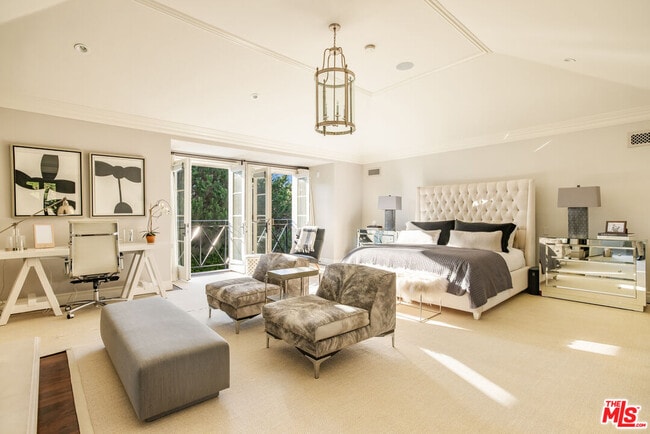 Building Photo - 10847 Bellagio Rd