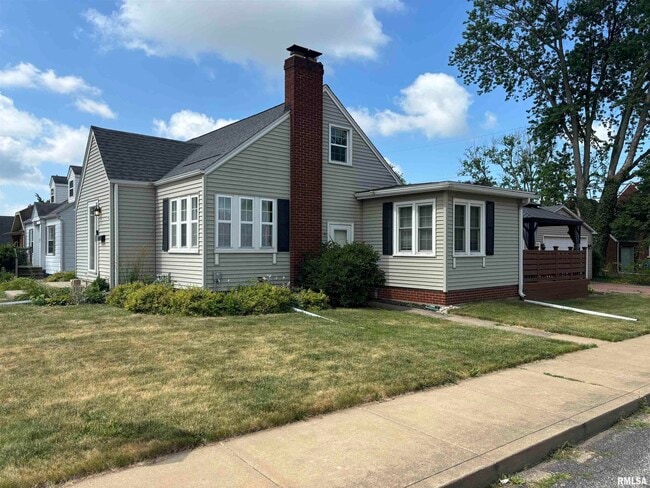 Building Photo - 3127 N Emery Ave