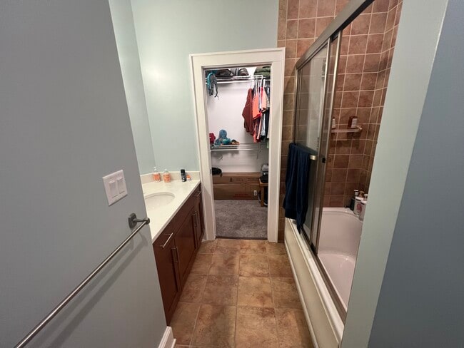 Building Photo - 2 Fall Pippin Ln