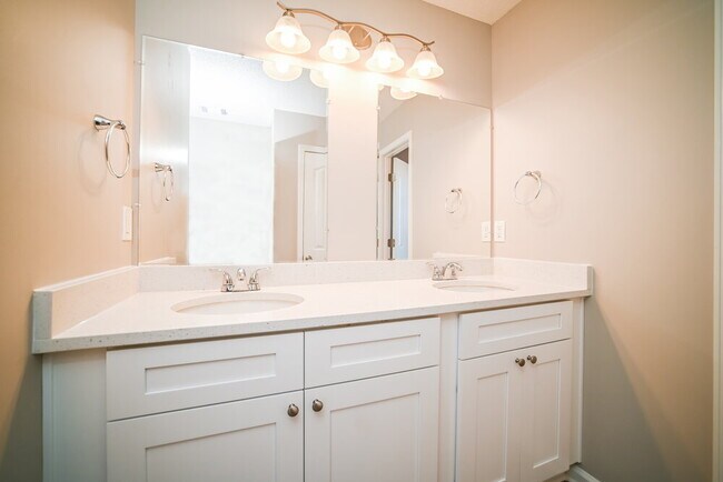 Building Photo - 122 Wills Way