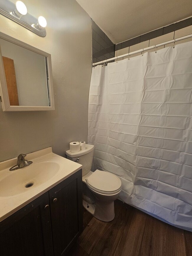Building Photo - There is a $25 fee per application and eve...