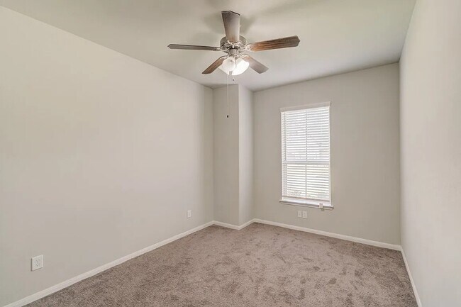 Building Photo - 4423 Sandhill Terrace Ln