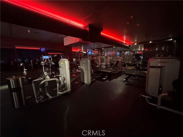 Building Photo - 6250 Hollywood Blvd