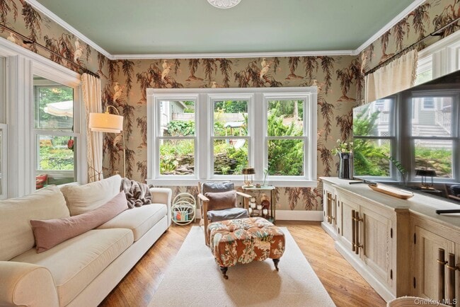 Building Photo - 56 Scudder Ave