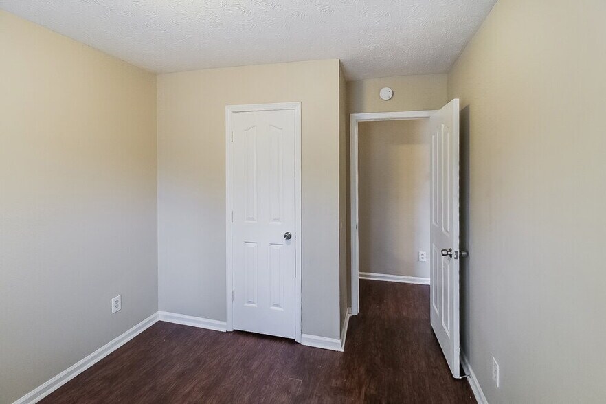 Building Photo - 5351 Ridgemere Ct