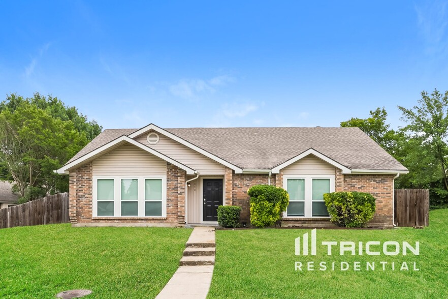 Primary Photo - 1040 Twin Falls Dr