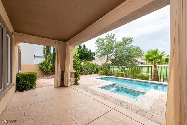 Building Photo - 2057 Orchard Mist St