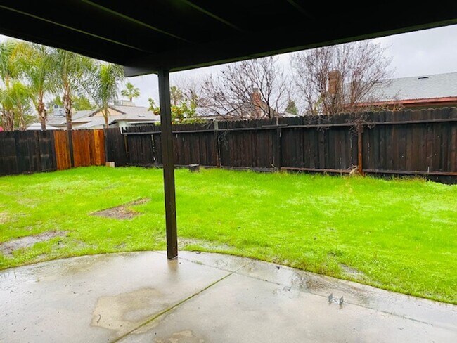 Building Photo - $2,295 Shaw & Fowler, 4 Bedroom Home - Ral...