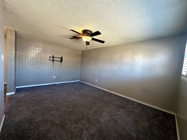 Building Photo - 3009 Bonham Ave