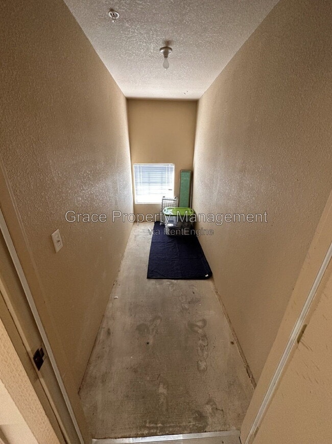 Building Photo - 5735 N Genoa Way