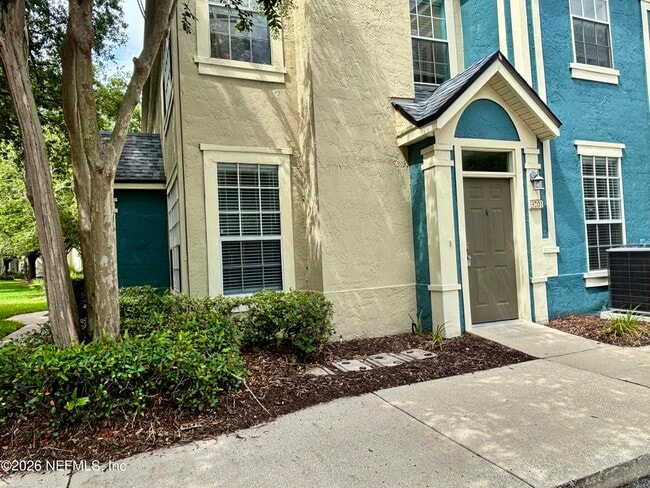 Building Photo - 13703 Richmond Park Dr N