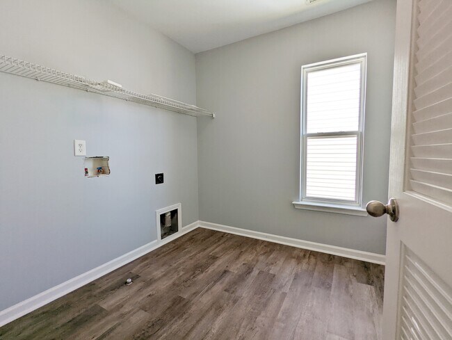 Laundry - 343 Edgecroft Way