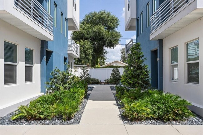 Building Photo - 113 W Grant St