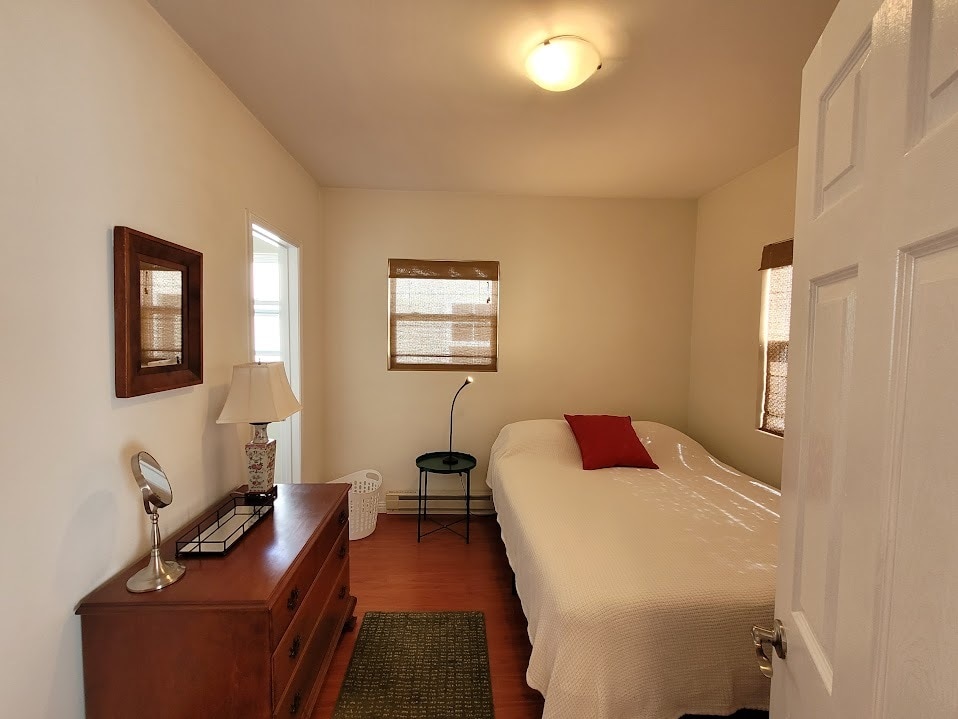 Queen Bedroom - 1814 Arizona Ave