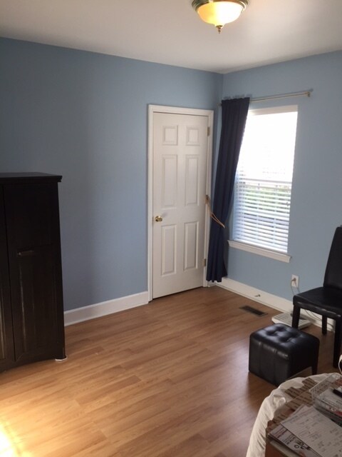 Building Photo - 3 bedroom, 2 bath home in Falcon Creek Subdivision