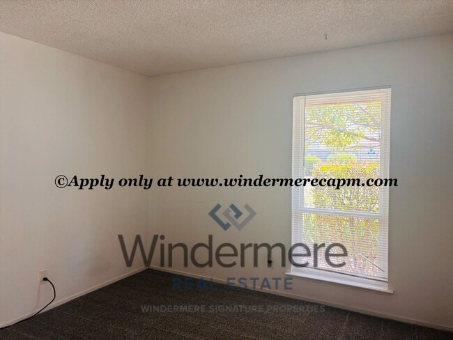 Building Photo - Charming 3-Bedroom Home in Prime West Sac ...