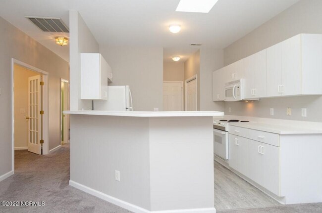 Building Photo - 1017 Avenshire Cir