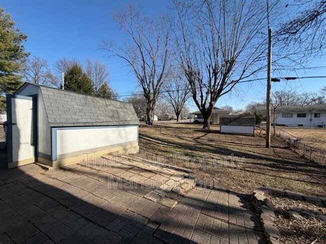 Building Photo - 300 Brackleigh Ln