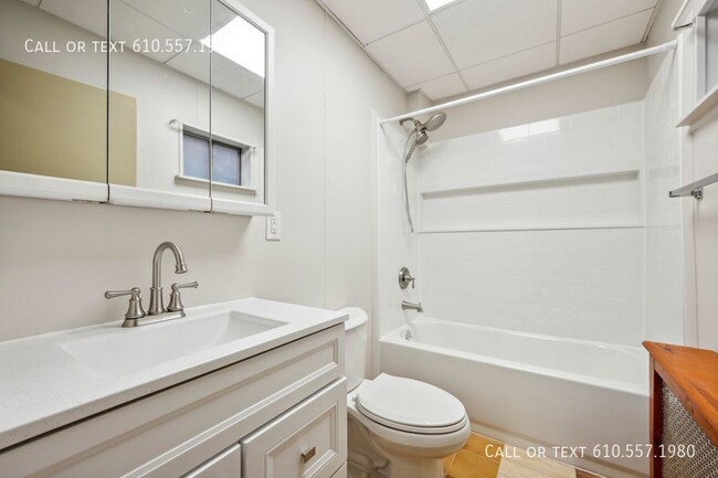 Building Photo - 2135 S 15th St
