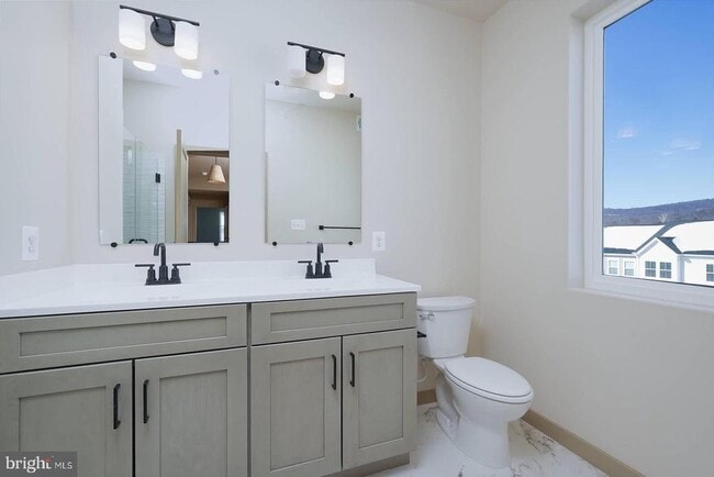 Building Photo - 710 Iron Frg Rd