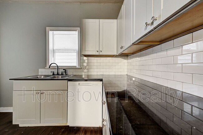 Building Photo - 506 E Harrison Ave