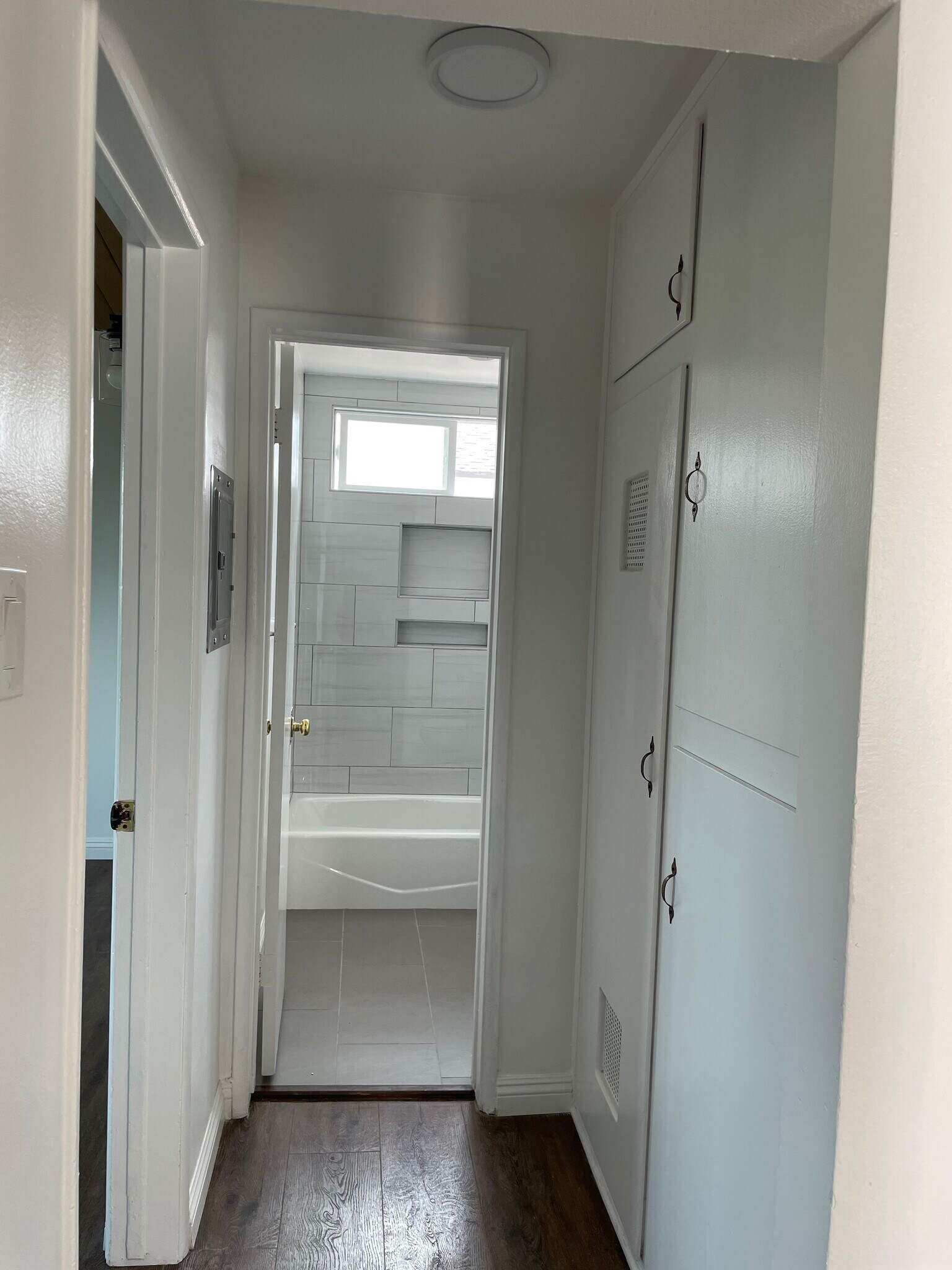 Building Photo - 2215 Mathews Ave