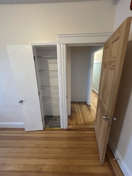 Building Photo - 335 Academy Ave