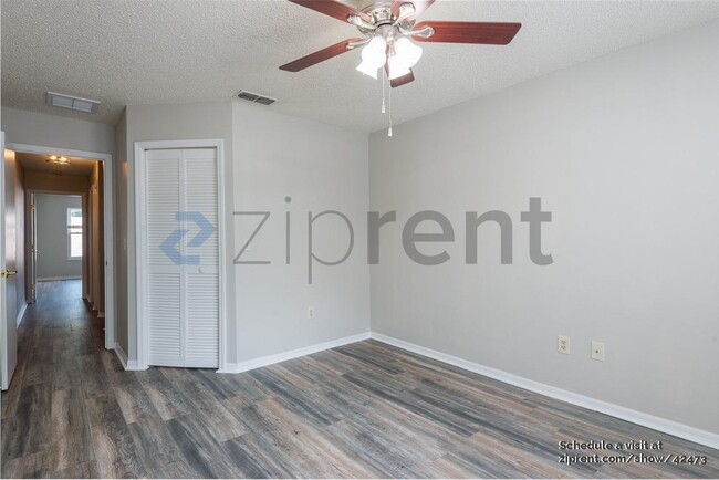 Building Photo - 2588 Stony Brook Ln