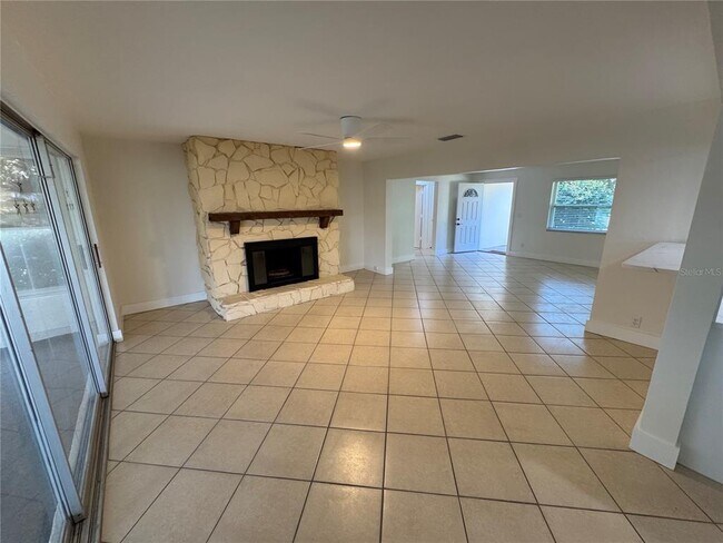 Building Photo - 509 E Park Dr