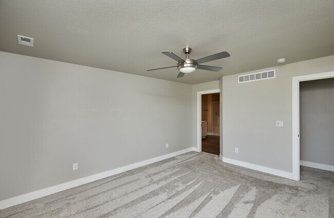 Building Photo - HOLIDAY LEASING SPECIAL!! 4 Bedroom, 3 Bathroom Home In Waukee!