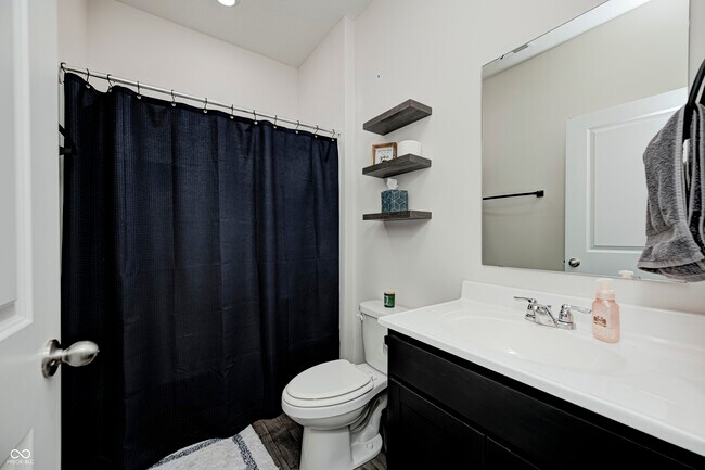 Building Photo - 2214 Warbler St