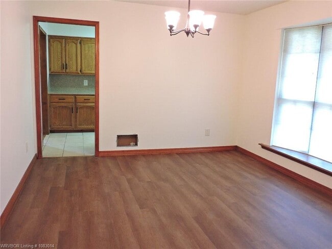 Building Photo - 8617 Meadow Dr
