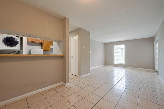 Building Photo - 9090 S Braeswood Blvd