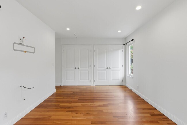 Building Photo - Exceptional Home in the Back of the Valley, Pacifica