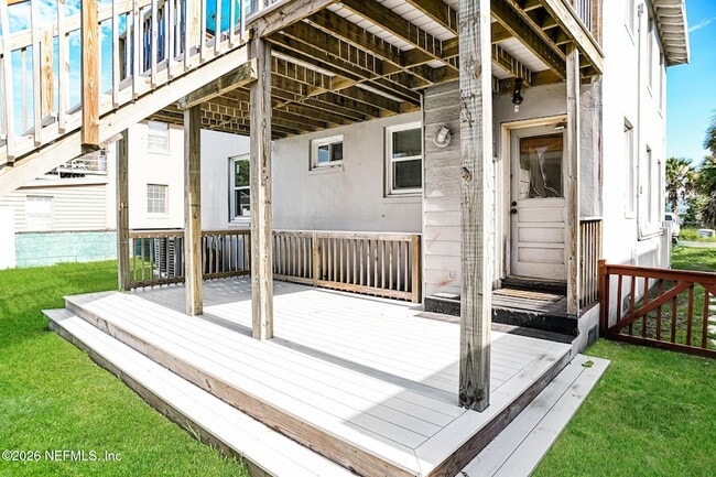 Building Photo - 214 8th Ave N