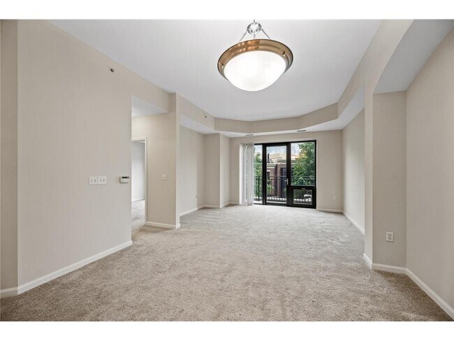 Building Photo - 500 500 E Grant St