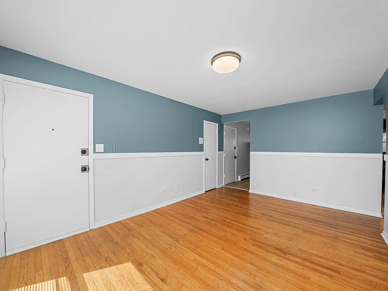 Building Photo - 8921 S Cottage Grove Ave
