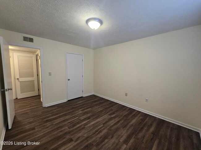 Building Photo - 3212 Springfield Dr